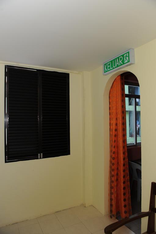 Kuok Pin Hotel Кучинг Екстериор снимка