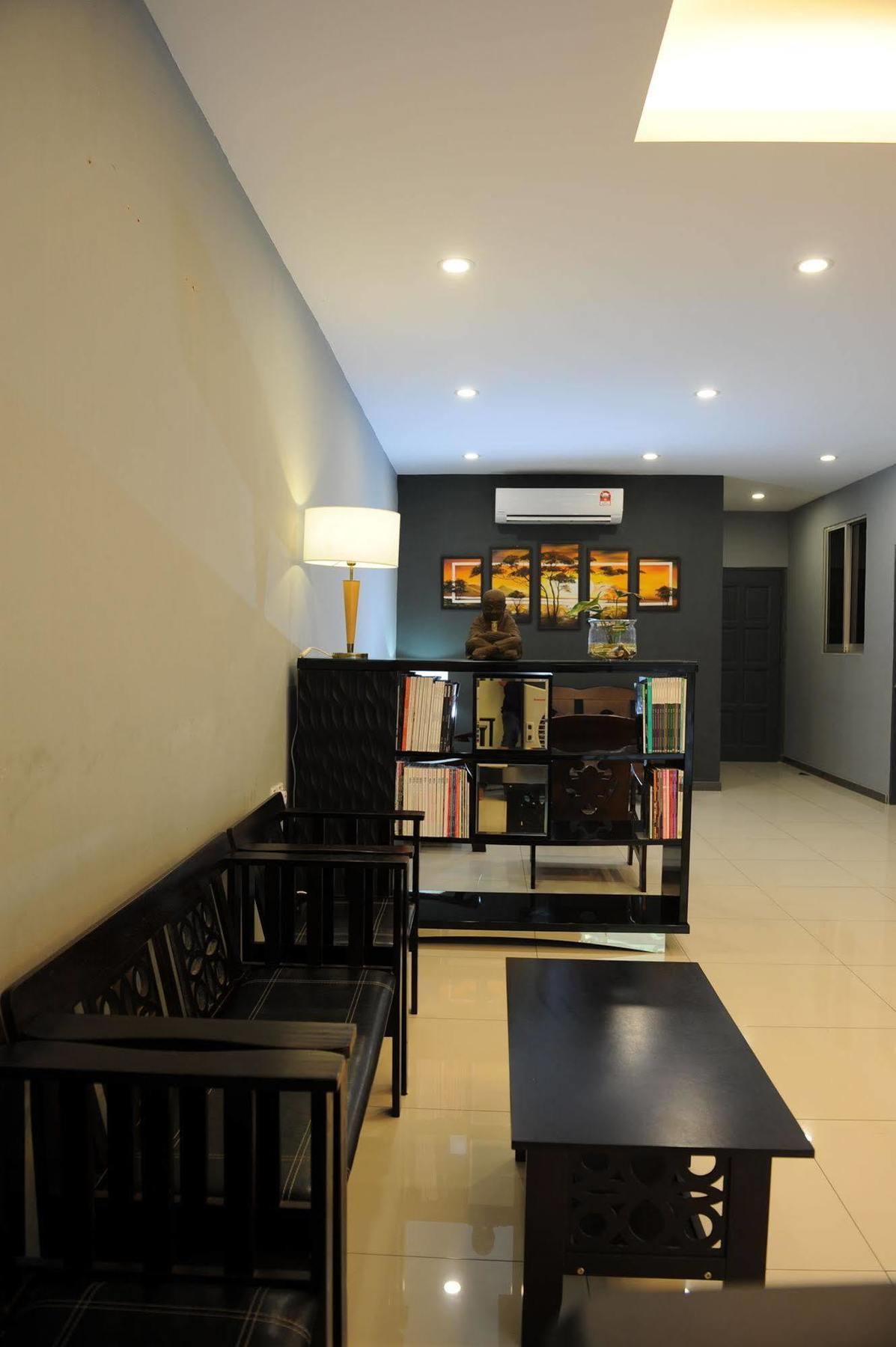 Kuok Pin Hotel Кучинг Екстериор снимка