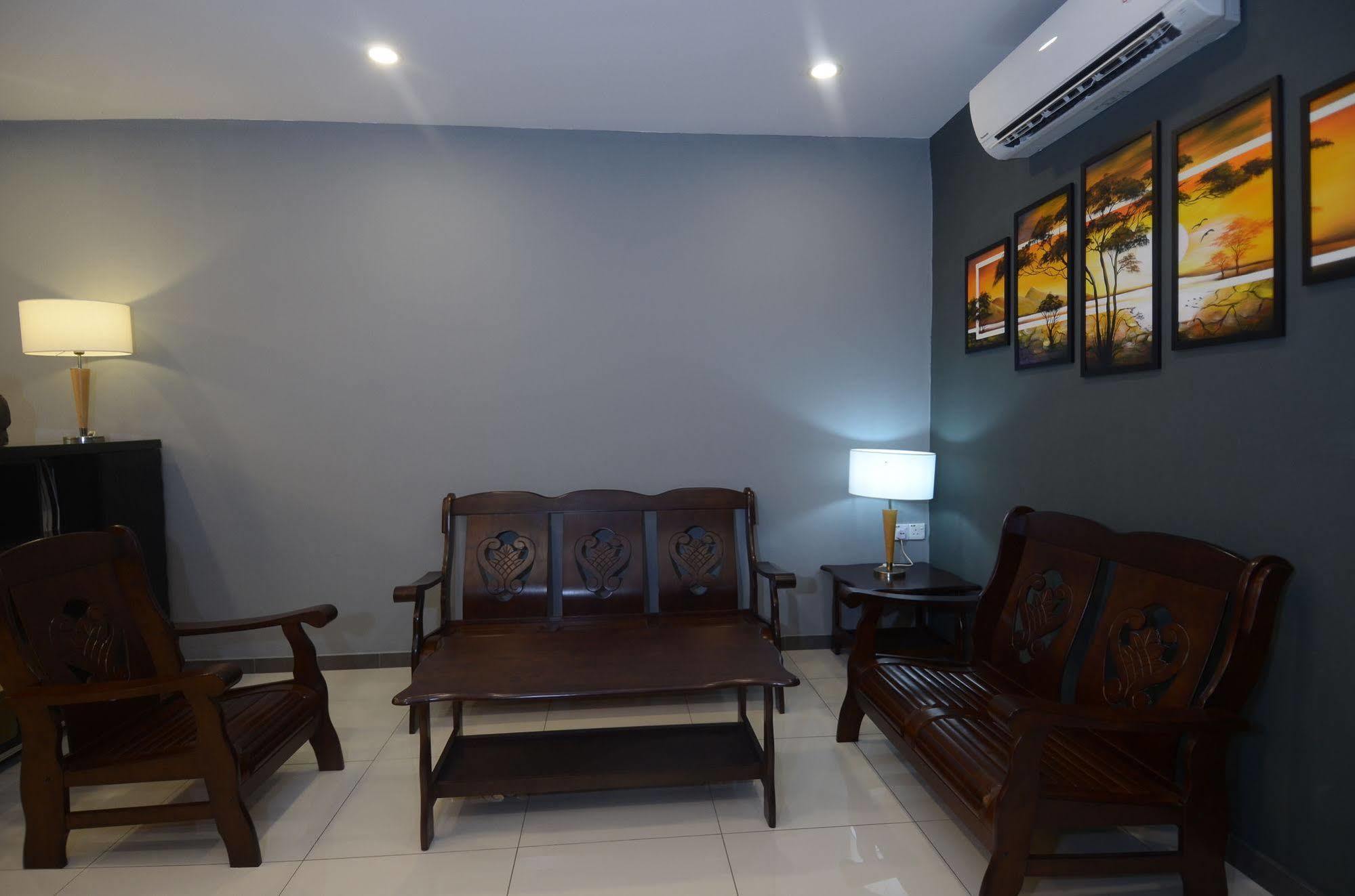 Kuok Pin Hotel Кучинг Екстериор снимка